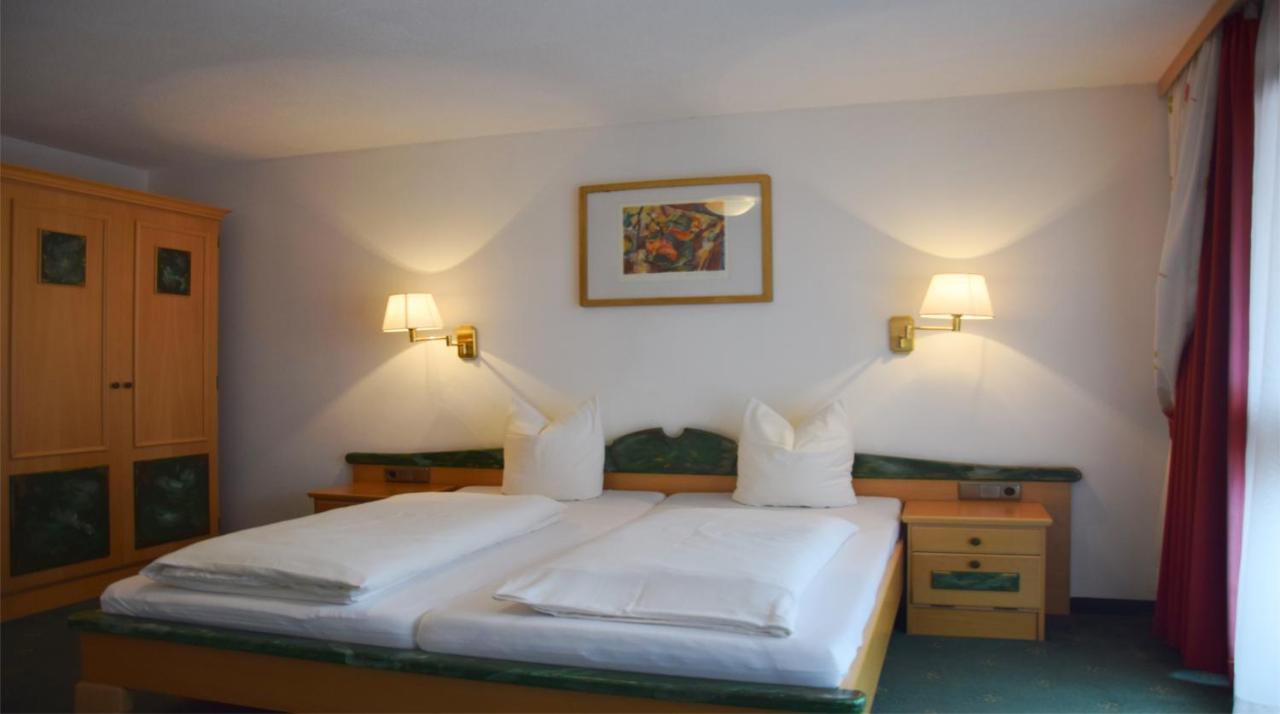 Berghotel Basur - Das Schihotel Am Arlberg فليرش الغرفة الصورة