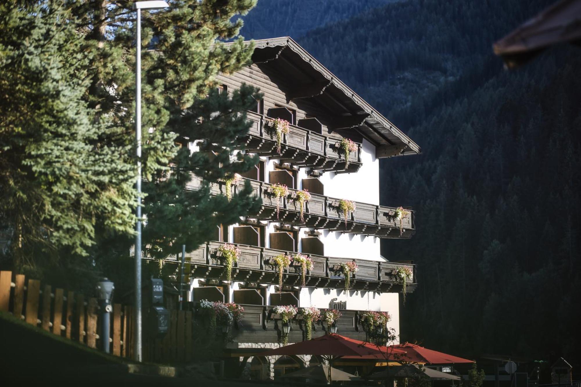 Berghotel Basur - Das Schihotel Am Arlberg فليرش المظهر الخارجي الصورة