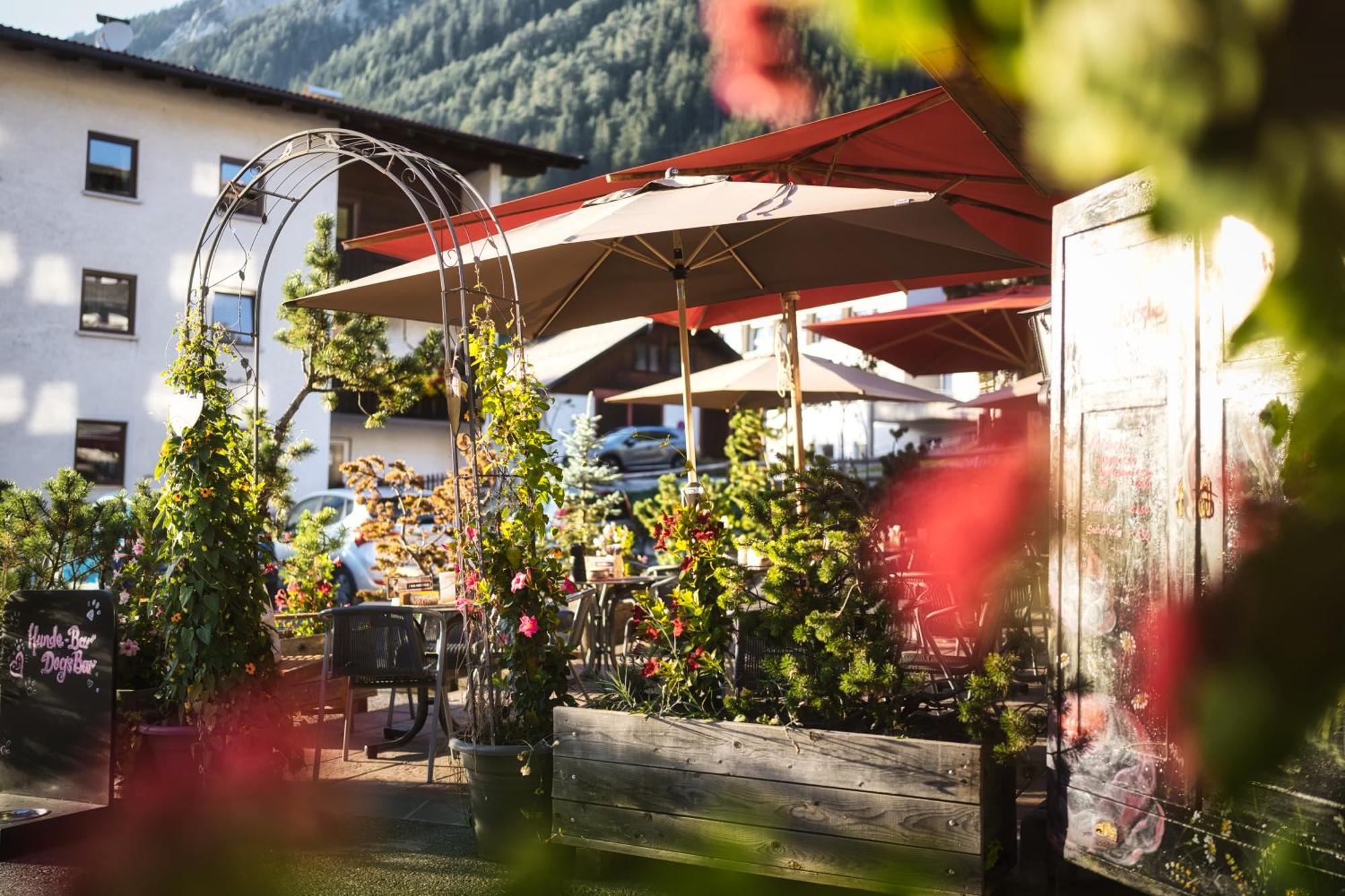 Berghotel Basur - Das Schihotel Am Arlberg فليرش المظهر الخارجي الصورة