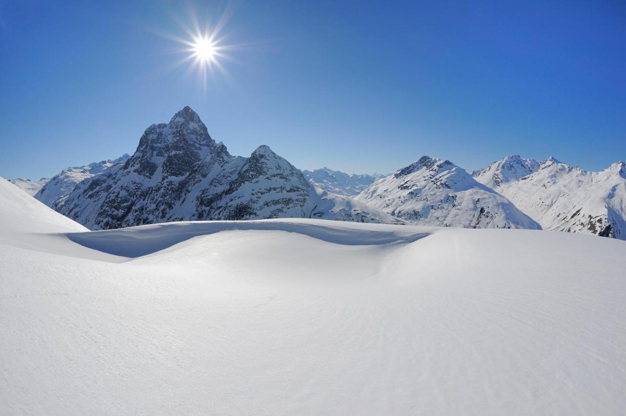 Berghotel Basur - Das Schihotel Am Arlberg فليرش المظهر الخارجي الصورة
